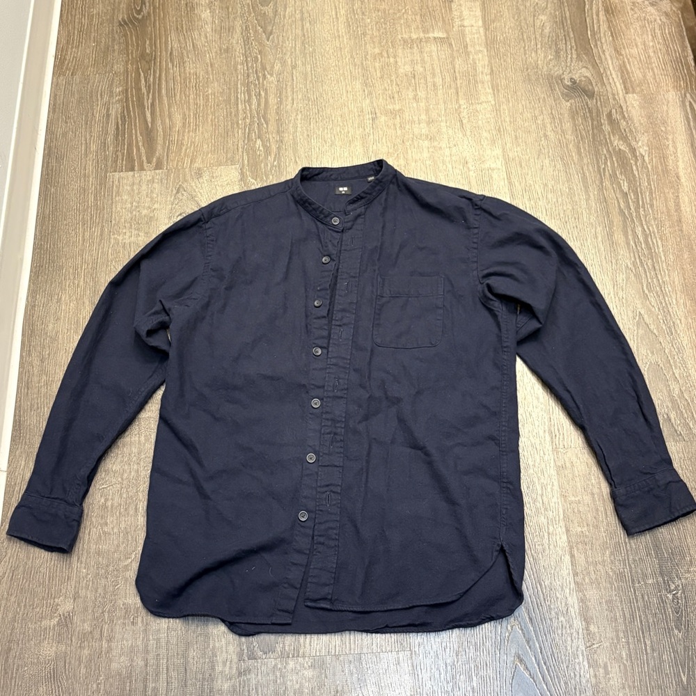 Uniqlo collarless button down shirt